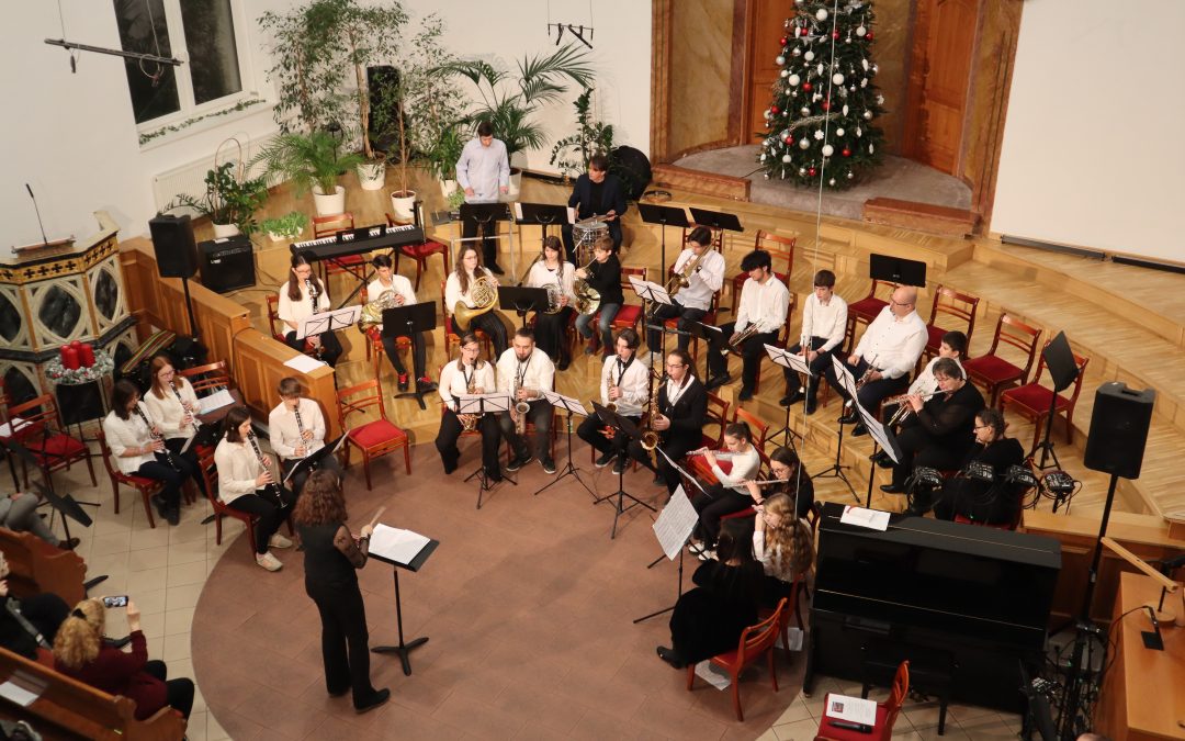 Karácsonyi hangversenyt adott a Molnár Antal Zeneiskola
